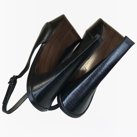 Stuart Weitzman Leather Platform & Strap High Heels Pumps - 9M - Picture 5 of 17
